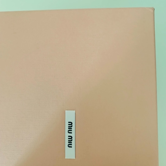 Shoes - Picture 4 of 4